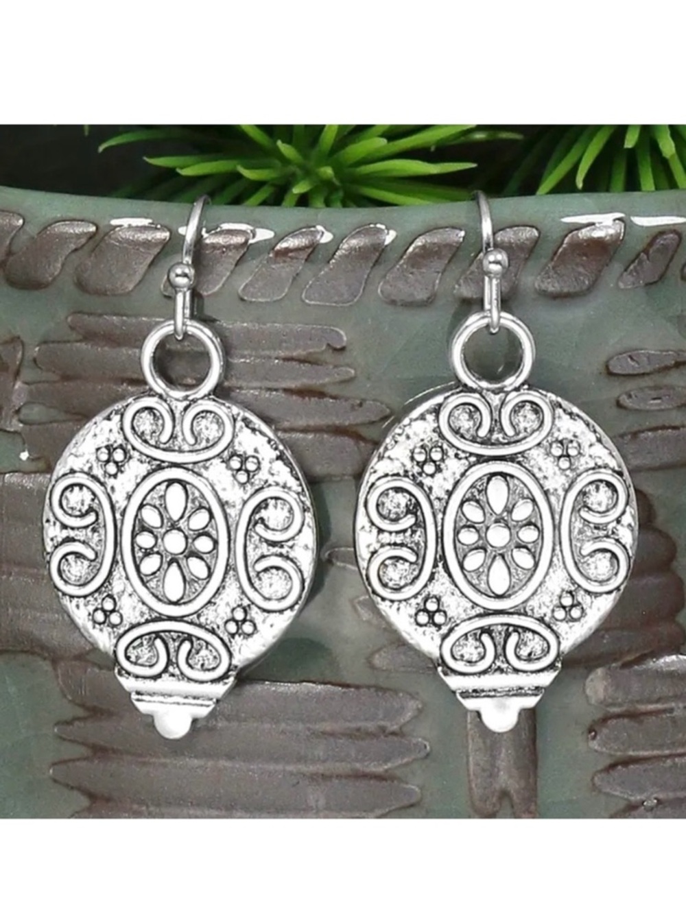 ⭐️ 5 for $25 Vintage Style Silver Tone Hoop Earrings Lightweight Everyday